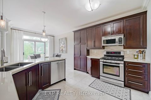 Photo 10 at 116 Colesbrook Road, Westbrook, Richmond Hill