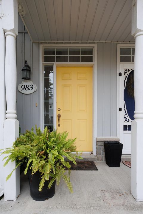 Photo 3 at 983 Lake Drive E, Sutton & Jackson's Point, Georgina