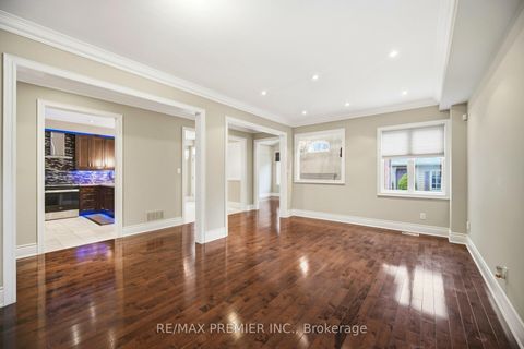 Photo 5 at 56 Stark Crescent, Vellore Village, Vaughan