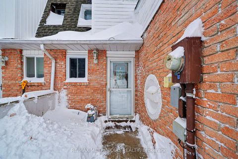 Photo 4 at 19 Robin Court, Cundles East, Barrie