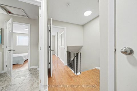 Photo 13 at 19 Robin Court, Cundles East, Barrie