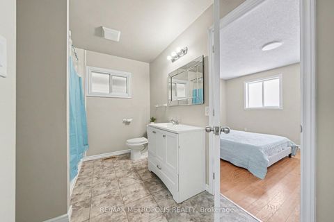 Photo 14 at 19 Robin Court, Cundles East, Barrie