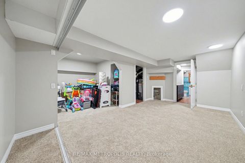 Photo 23 at 19 Robin Court, Cundles East, Barrie