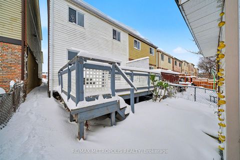 Photo 25 at 19 Robin Court, Cundles East, Barrie