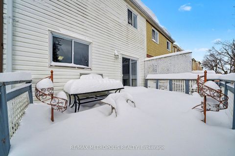 Photo 26 at 19 Robin Court, Cundles East, Barrie