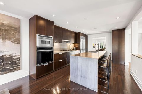 Photo 12 at 215 Lonsmount Drive, Forest Hill South, Toronto