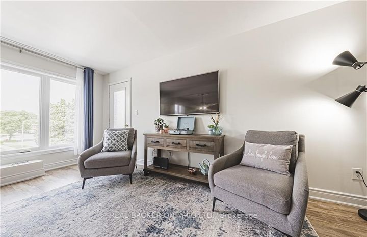 Photo 9 at 30 - 3050 Pinemeadow Drive, Headon, Burlington