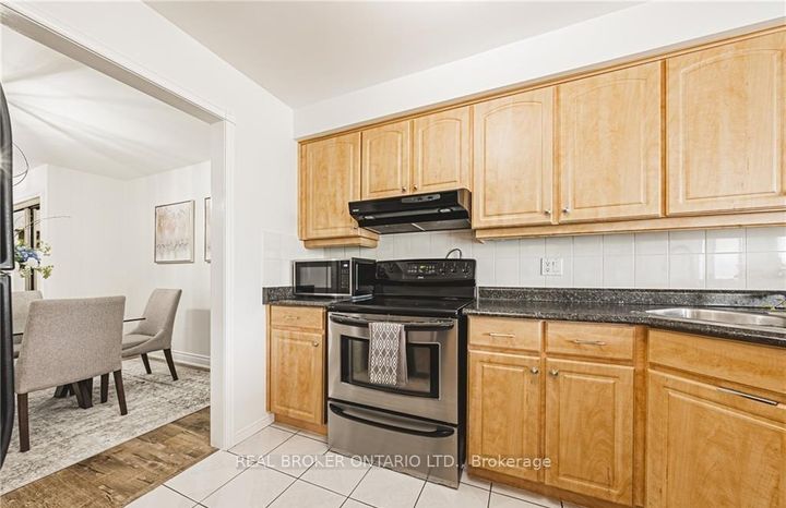 Photo 15 at 30 - 3050 Pinemeadow Drive, Headon, Burlington