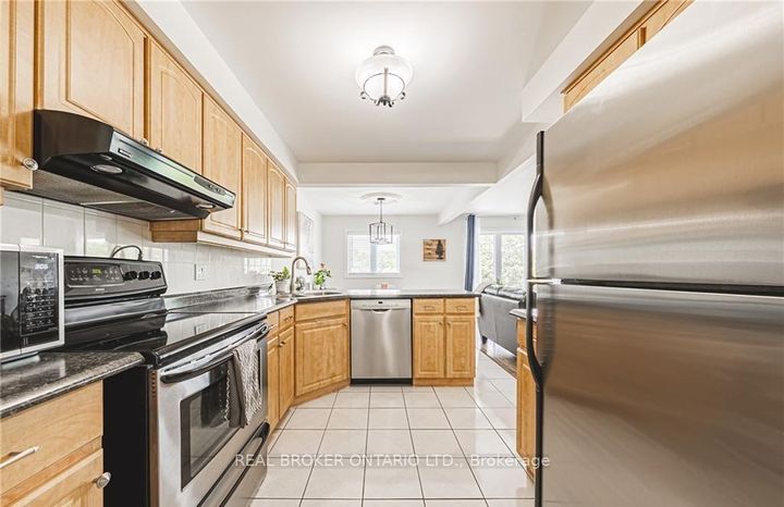 Photo 16 at 30 - 3050 Pinemeadow Drive, Headon, Burlington