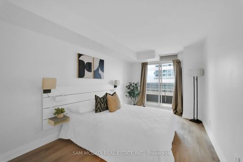 Photo 8 at 811 - 260 Doris Avenue, Willowdale East, Toronto