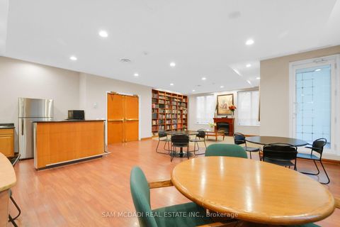 Photo 14 at 811 - 260 Doris Avenue, Willowdale East, Toronto