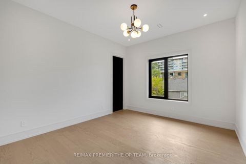 Photo 22 at 487 Coldstream Avenue, Nortown, Toronto