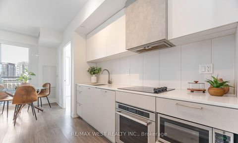 Photo 2 at 2117 - 19 Western Battery Road, Niagara, Toronto