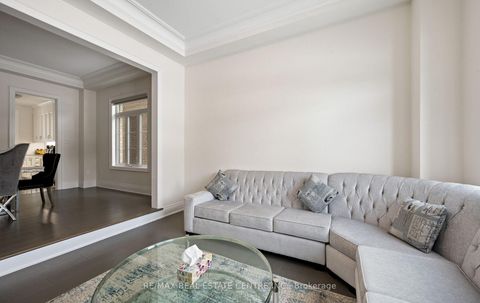 Photo 6 at 160 Wainfleet Crescent, Vellore Village, Vaughan