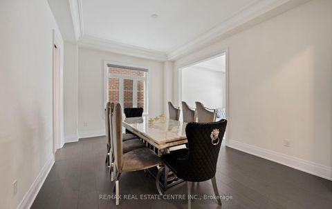 Photo 9 at 160 Wainfleet Crescent, Vellore Village, Vaughan