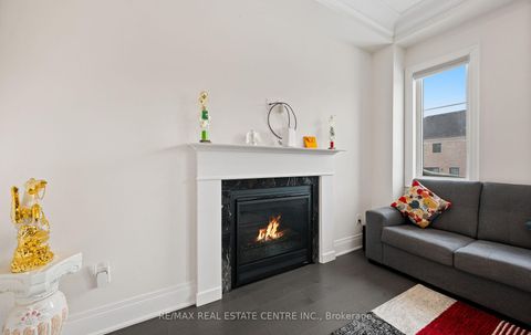 Photo 13 at 160 Wainfleet Crescent, Vellore Village, Vaughan