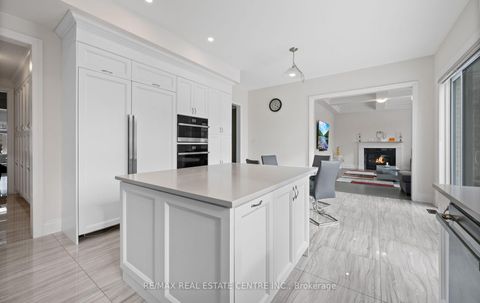 Photo 25 at 160 Wainfleet Crescent, Vellore Village, Vaughan