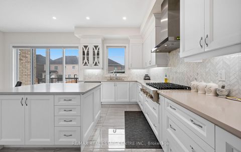 Photo 27 at 160 Wainfleet Crescent, Vellore Village, Vaughan