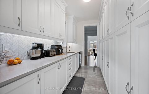 Photo 29 at 160 Wainfleet Crescent, Vellore Village, Vaughan