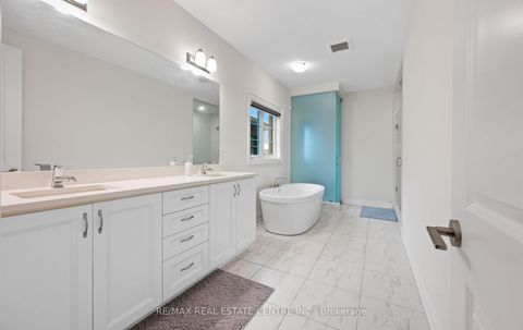 Photo 33 at 160 Wainfleet Crescent, Vellore Village, Vaughan