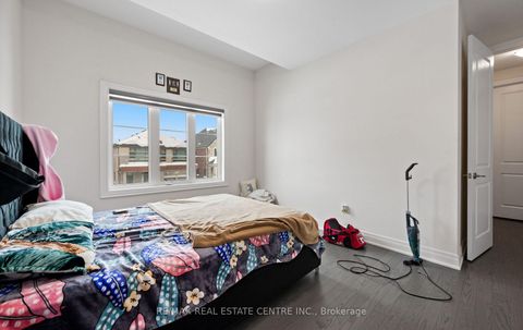 Photo 38 at 160 Wainfleet Crescent, Vellore Village, Vaughan