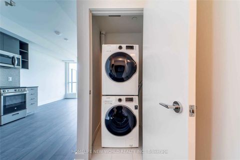 Photo 5 at 910 - 10 De Boers Drive, York University Heights, Toronto