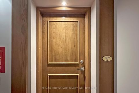 Photo 5 at 907 - 8 Lee Centre Drive, Woburn, Toronto