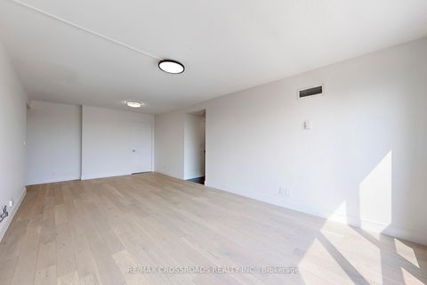 Photo 9 at 907 - 8 Lee Centre Drive, Woburn, Toronto