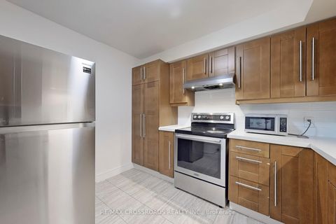 Photo 11 at 907 - 8 Lee Centre Drive, Woburn, Toronto