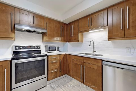 Photo 12 at 907 - 8 Lee Centre Drive, Woburn, Toronto