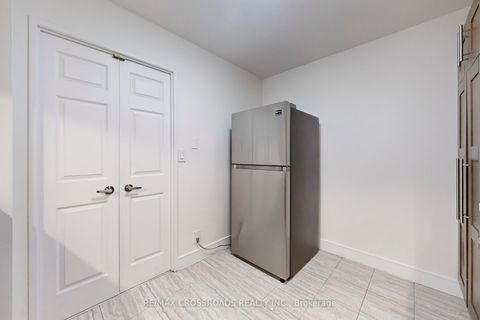 Photo 14 at 907 - 8 Lee Centre Drive, Woburn, Toronto