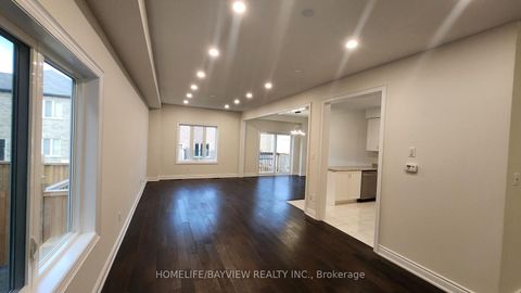 Photo 3 at 1263 Peelar Crescent, Lefroy, Innisfil