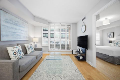 Photo 1 at 316 - 270 Wellington Street W, Waterfront Communities C1, Toronto