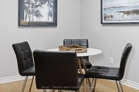 Photo 10 at 316 - 270 Wellington Street W, Waterfront Communities C1, Toronto