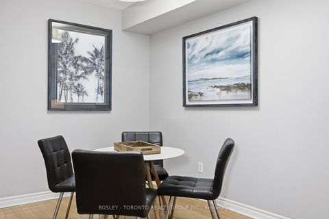 Photo 11 at 316 - 270 Wellington Street W, Waterfront Communities C1, Toronto