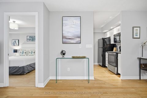Photo 15 at 316 - 270 Wellington Street W, Waterfront Communities C1, Toronto