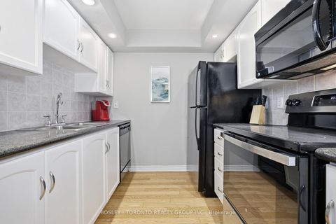 Photo 20 at 316 - 270 Wellington Street W, Waterfront Communities C1, Toronto