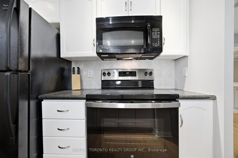 Photo 22 at 316 - 270 Wellington Street W, Waterfront Communities C1, Toronto