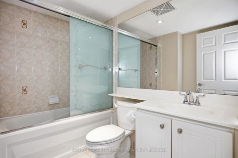 Photo 31 at 316 - 270 Wellington Street W, Waterfront Communities C1, Toronto