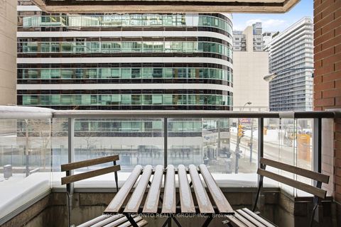 Photo 33 at 316 - 270 Wellington Street W, Waterfront Communities C1, Toronto