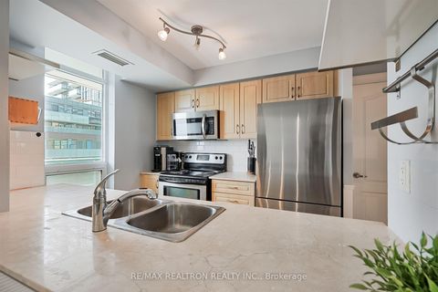 Photo 10 at 803 - 212 Eglinton Avenue E, Mount Pleasant West, Toronto