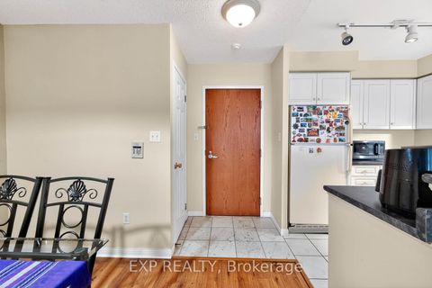Photo 7 at 517 - 23 Lorraine Drive, Willowdale West, Toronto
