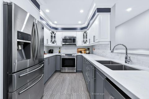 Photo 11 at 293 Milestone Crescent, Aurora Village, Aurora