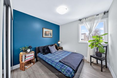 Photo 15 at 293 Milestone Crescent, Aurora Village, Aurora