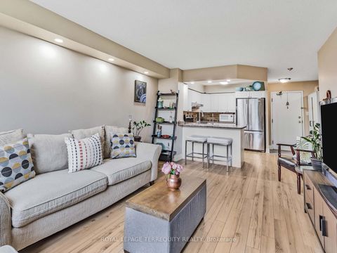 Photo 8 at 203 - 326 Major Mackenzie Drive E, Crosby, Richmond Hill