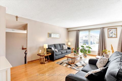 Photo 6 at 32 Cynthia Court, Wellington, Barrie