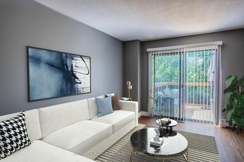 Photo 2 at 102 Ferguson Drive, Northwest, Barrie