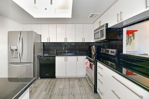 Photo 2 at 808 - 7601 Bathurst Street, Yorkhill, Vaughan