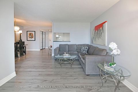 Photo 7 at 808 - 7601 Bathurst Street, Yorkhill, Vaughan