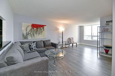 Photo 10 at 808 - 7601 Bathurst Street, Yorkhill, Vaughan